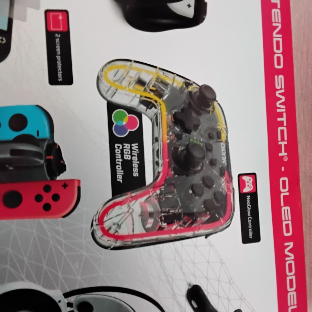 Nintendo Switch Pro Kit+ - Black and White - Picture 9 of 13